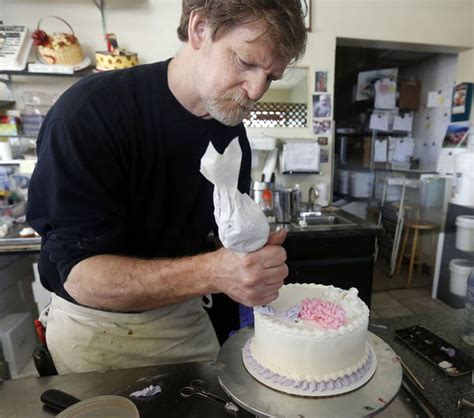supreme court sides with colorado baker who refused to make same sex wedding cake