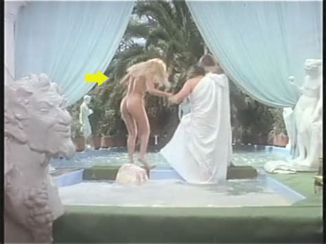 Naked Wanda Seux In La Golfa Del Barrio