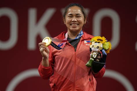 H αρσιβαρίστρια Hidilyn Diaz κατέκτησε το πρώτο Χρυσό Ολυμπιακό