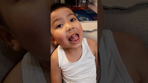 How can you painlessly pull out a loose tooth? How to pull a loose tooth😊, Clark's 1st loose tooth. - YouTube