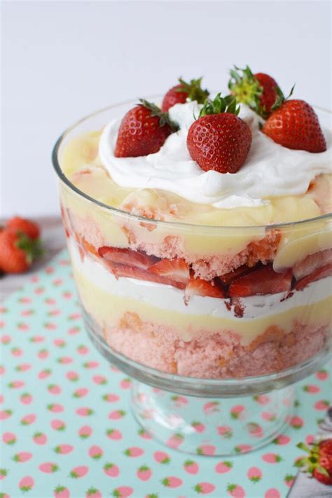 Easy Strawberry Cheesecake Trifle Layered Dessert Recipe