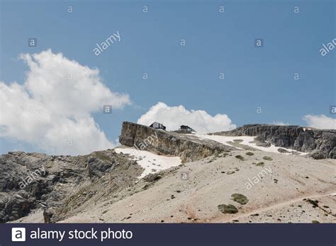 Rifugio Lagazuoi High Resolution Stock Photography And Images Alamy