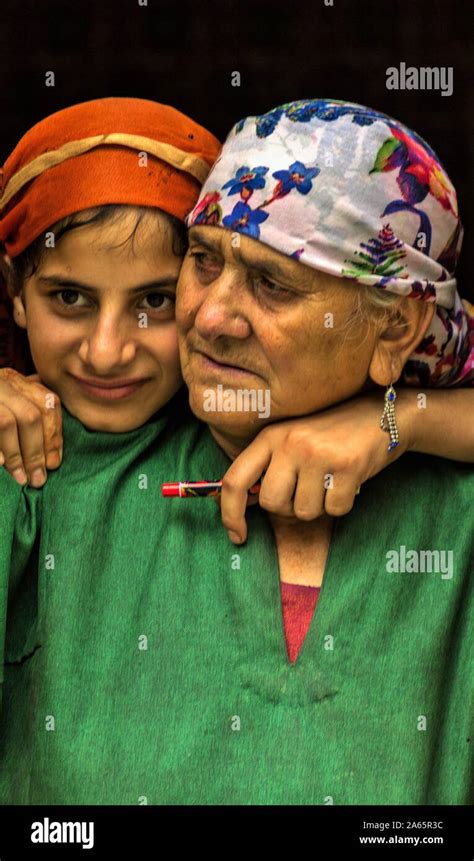 Kashmiri Mother And Child Hi Res Stock Photography And Images Alamy