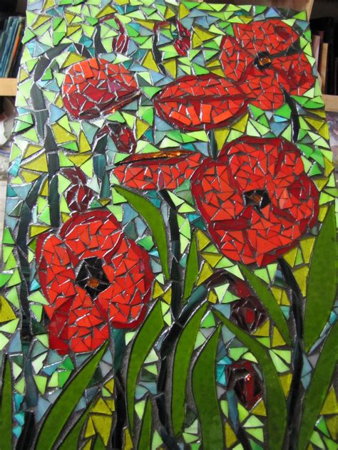 A Poppy Mosaic By Kat Gottke Mosaiquismo Mosaicos Pintura Mural