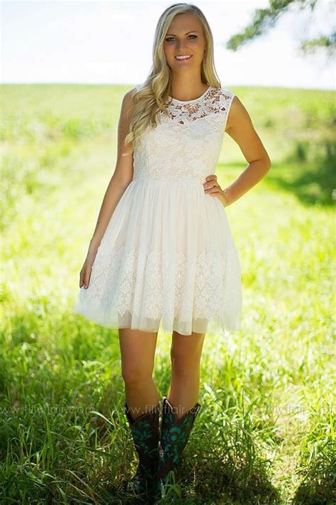 Cheap White Lace Short Bridesmaid Dresses A Line Western Country Garden