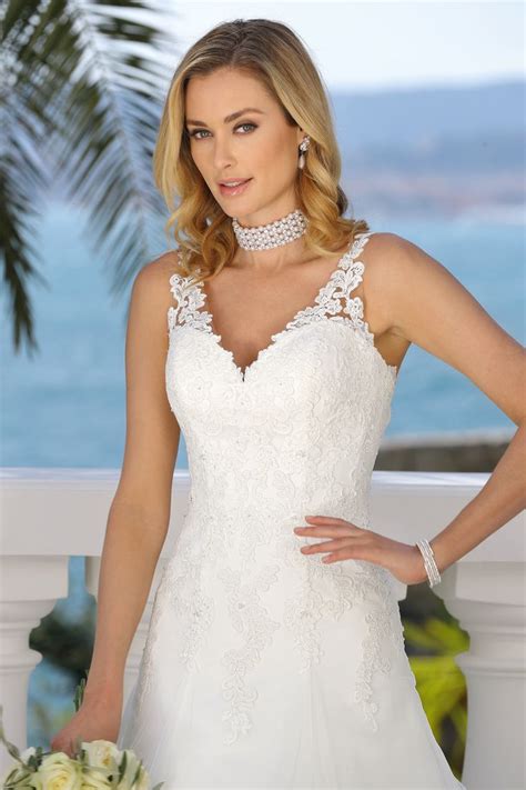Merkmale das kleid ist aus hochwertigem tüll. Ladybird Kollektion 2019 | Kleid hochzeit, Brautmode ...