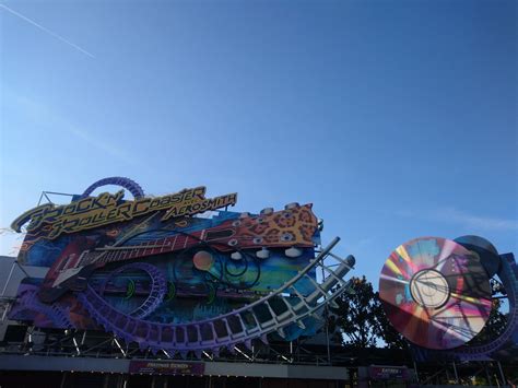 A Disneyland Paris Rock N Roller Coaster Tire Sa Révérence