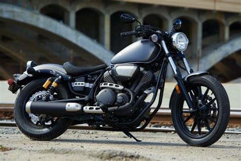 Components such as the 3.2 gallon fuel tank, textured seat with colored stitching, remote reservoir. Yamaha XVS950 V-Star Bolt R-Spec - CycleChaos