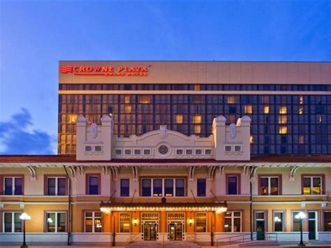 Crowne Plaza Hotel Pensacola Grand Pensacola Fl 2020 Updated Deals