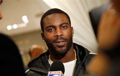 Almost 400k Sign Petition To Stop Michael Vick From Receiving 2020 Pro