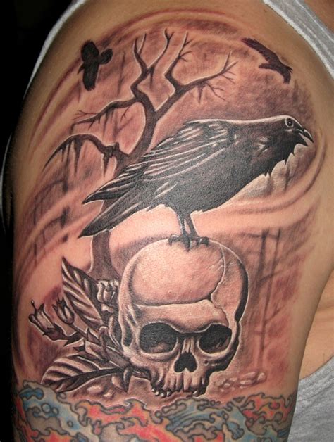 Raven On Skull Tattoo Projekte