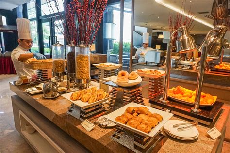 10.30am arrive in ipoh for a late breakfast. Weil Hotel Review: A Treat in Ipoh, Malaysia | Finding Beyond