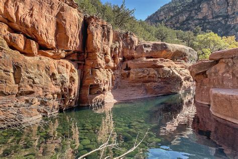 Hike Wet Beaver Creek To The Crack And Secret Oasis Inspire Travel Eat