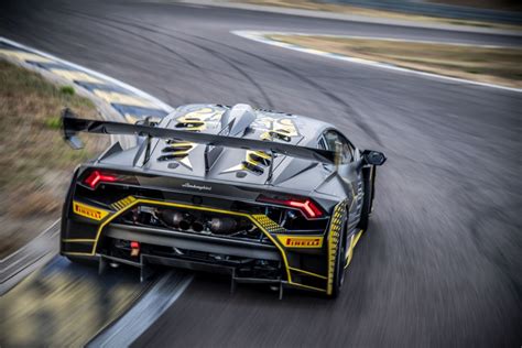 The huracan super trofeo evo2 features a large wing at the rear. Lamborghini Huracan Super Trofeo EVO 5.2 V10 (620 Hp)