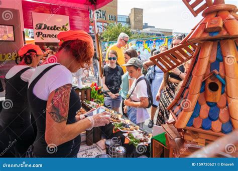 Colorida Comida En El Mercado De Brick Lane En Shoreditch Londres Foto