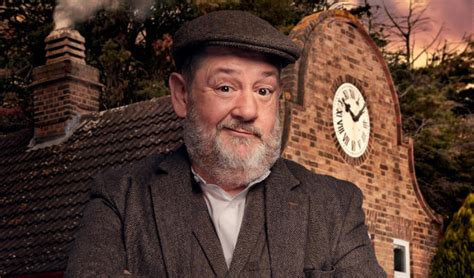 Johnny Vegas Launches An Experimental Quiz Show News 2021 Chortle