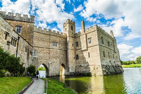 It lies along the river aire about 30 miles (48 km) northeast of. 8 Tips for Visiting Leeds Castle in Kent UK on a Budget