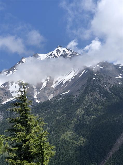 A Gorgeous View Of Mt Jefferson Grizzly Peak Trail Oregon Usa R