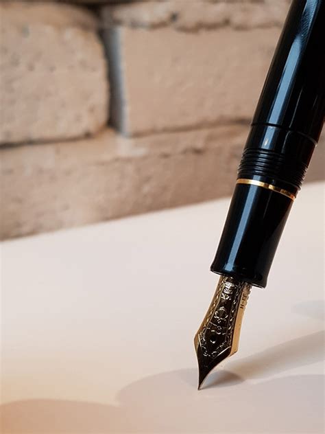 How To Properly Write With A Fountain Pen
