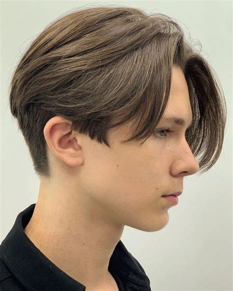 Pin By Andres Felipe On Cortes Men Hair Color Middle Part Hairstyles Medium Hair Styles