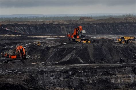 10 High Paying In Demand Jobs In The Oil Sands Of Alberta