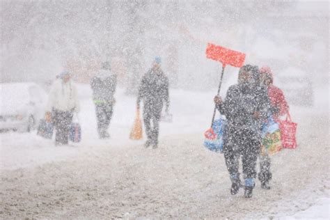 Heavy Snowfall Blankets Western New York With First Lake Effect Storm