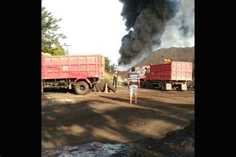 Indofood cbp sukses makmur tbk. Kebakaran Gudang Batu Bara di Manyar Gresik Gegerkan Warga ...