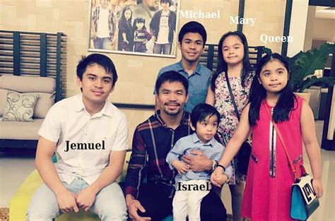Эммануэль дапидран «мэнни» пакьяо (англ. Manny Pacquiao and his supportive family: wife and children