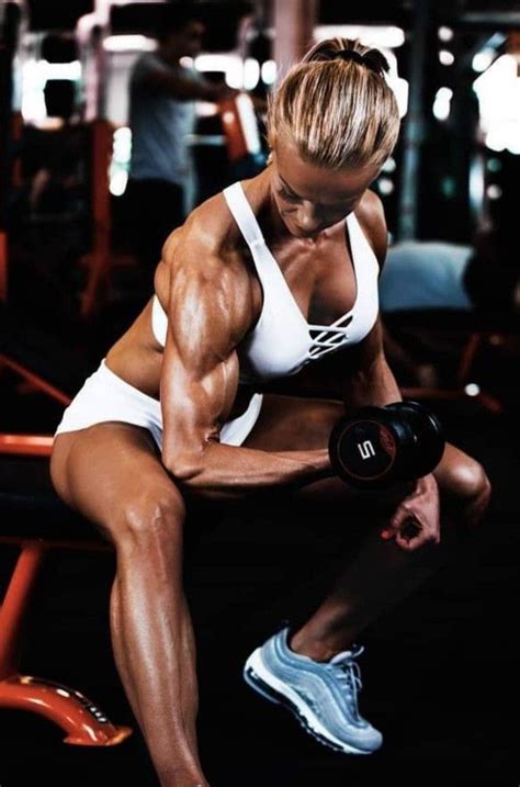 Pin By Dak On Female Biceps In Female Biceps Fitness Motivation
