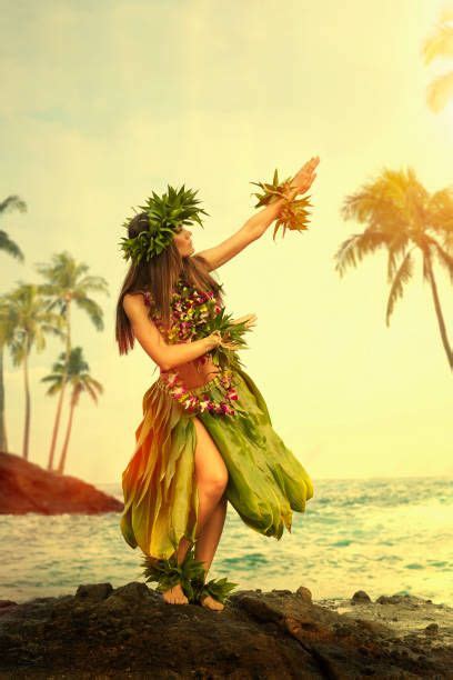 60 Top Hula Dancing Pictures Photos And Images Getty Images Hawaiian Art Hawaii Art