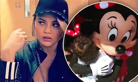 Chrissy Teigen Envies Daughter Luna S Love For Minnie Mouse Daily Mail Online