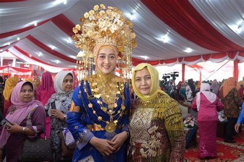 Pkk Sumut Tampilkan Pakaian Adat Melayu Batubara Di Fashion Show Baju