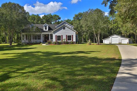 Quaint Country Home In Private Setting Close To Florida Horse Park