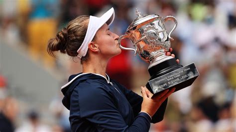 Kvitová v problémech, hraje i plíšková. Krejcikova Tenis / French Open roundup: Barbora Krejcikova ...