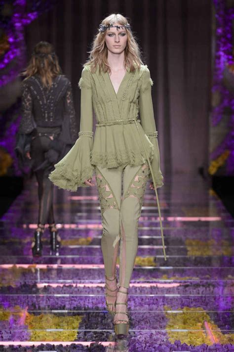 Atelier Versace Sends Haute Couture Hippies Down The Runway For Fall