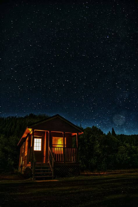 House At Night Pictures Download Free Images On Unsplash