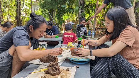 Kelompok Seni Gotong Royong Reevaluates Balinese Art Collectives Art