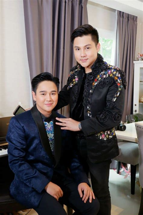 สุทธิพงษ์ จุลเจริญ ผวจ.นครนายก เป็นผู้ว่าฯ อีกคนหนึ่งที่ได้รับการกล่าวขานกันมากหลังมีคำสั่งแต่งตั้งออกมา เนื่องจากขึ้นสู่ตำแหน่ง. บันเทิง - 'ชายแฮ็คส์' จับ 'ท๊อด สุทธิพงษ์' คู่จิ้นต่างวัย ...