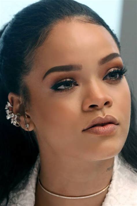 General Picture Of Rihanna Photo 17 Of 714 In 2020 Rihanna Makeup