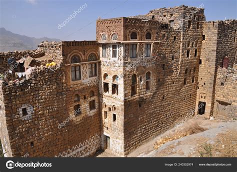 Village Hajjarah Mount Haraz Yemen — Stock Photo © Claudiovidri 240352974