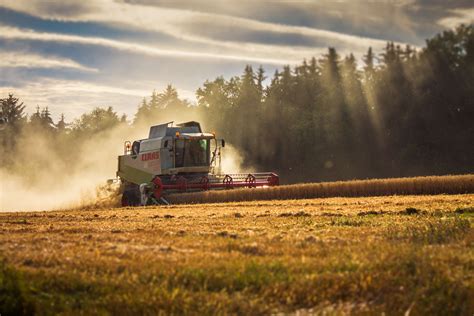 3840x2560 Esk Republika Combine Harvester Corn Crop Czech