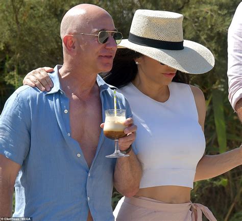 He was seen strolling around france with girlfriend lauren sanchez, and on a superyacht with former goldman sachs ceo, but all twitter could talk about were the us$260. Jeff Bezos bares his chest as he boards yacht with ...