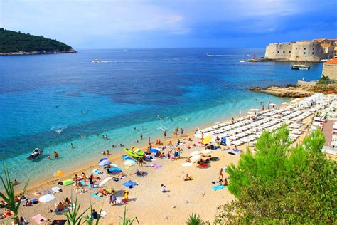 Der stadtstrand von dubrovnik kann sich auf jeden fall sehen lassen. Banje Beach Club - Dubrovnik Tour Guide