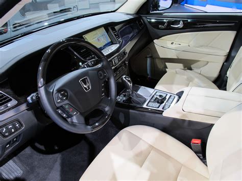 Refreshed Interior On The 2014 Hyundai Equus At The New York