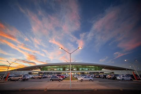 Gallery of Paying Tribute to the Influential Architects We Have Lost in