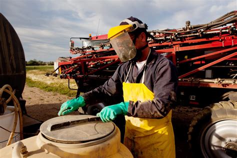 Widely Used Monsanto Herbicide Probably Causes Cancer Who Agriland
