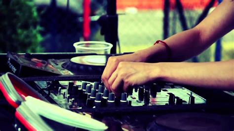 Help your audience discover your sounds. Max Bett And Friends Aftermovie / Latitud.Mx - YouTube