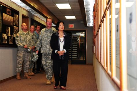 Hirono Visits 25th Infantry Division Schofield Barracks Article