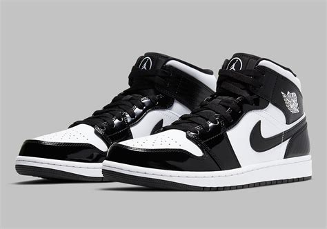 However, it comes with new blocking. Air Jordan 1 Mid Carbon Fiber DD1649-001 Release Info ...