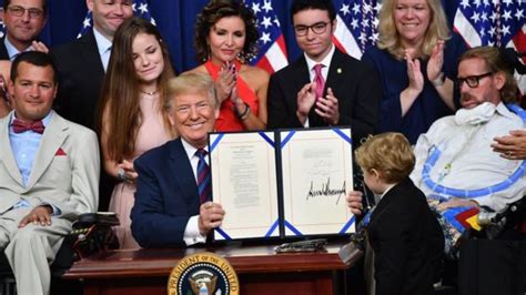 Trump Signs Right To Try Act For Terminally Ill Patients Bbc News
